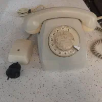 تلفن رومیزی قدیمی