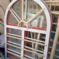 پنجره ودرب ورودی بزرگ