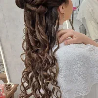 انجام خدمات تخصصی شنیون و استایل مو