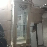 ویترین شیشه ای