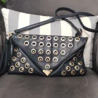 کیف|کیف، کفش، کمربند|پرند, فاز ۵|دیوار