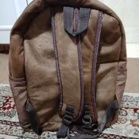 کوله پشتی هیچ|کیف، کفش، کمربند|اصفهان, کوی ولی عصر|دیوار