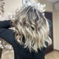 خدمات رنگ و لایت کراتین و کوتاهی ،و بافتمو