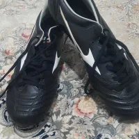 کفش استوک دار فوتبالی