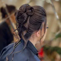 خدمات تخصصی میکاپ و شنیون و آموزش با مدرک معتبر