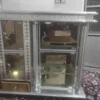 میز تلوزیون و تلویزیون 21اینچ قدیمی سالم