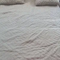 تخت دو نفره همراه با پا تختی