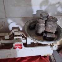 ترازو قدیمی مرغی|کلکسیون اشیاء عتیقه|بیرجند, |دیوار