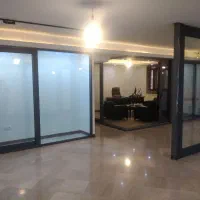 اداری فقط 10 قدم تا مترو حسین آباد