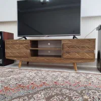 تلویزیون 47 الجی با میز تلویزیون وکیوم