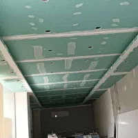 رنگ امیزی و گچ گاری