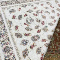 فرش طرح ابریشم گل برجسته