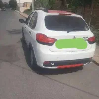 کوئیک R سفید قرمز مدل 1401|خودرو سواری و وانت|شاهین‌شهر, شهرک میلاد|دیوار