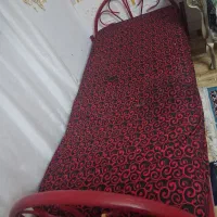 تخت یک نفره فلزی همراه تشک و کاور تشک