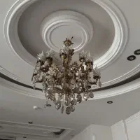 یک عدد لوستر ۸ شاخه ۱۶ چراغه به همراه مهتابی