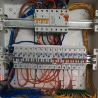 برقکار برقکاری سیم کشی رفع اتصالی تمام نقاط شبانه|خدمات پیشه و مهارت|اصفهان, خرم|دیوار