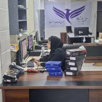 کارمند اداری خانم