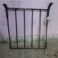 باربند پیکان سواری و مقداری لوازم منزل