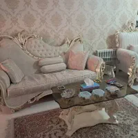 مبلمان استیل ۸ نفره با میز وسط و دو عسلی.