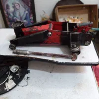 جک ۳ تنی قیمت ۱۷۰۰  م|کلکسیون اشیاء عتیقه|قم, هفت تیر|دیوار