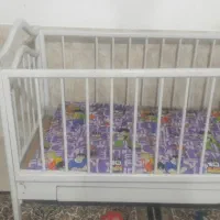 تخت بچه|تخت و صندلی بچه|مشهد, ایثارگران|دیوار