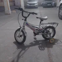 دوچرخه ۱۲ بنیتو در حد نو و سالم رنگ سفید قرمز