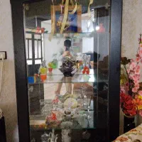 یک عدد اوجاق گاز یک عدد بوفه دو عدد فرش