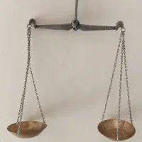ترازوی کوچک قدیمی