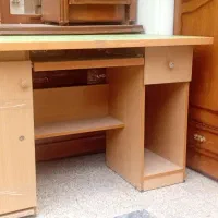 میز کامپوتر تحریر در حد نو قیمت سه میلیون