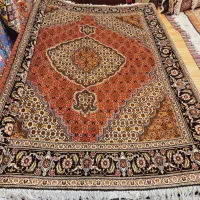 قالیچه دستباف زمینه مسی رنگ تبریز