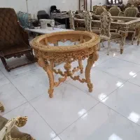 میز گرد بغل سالنی