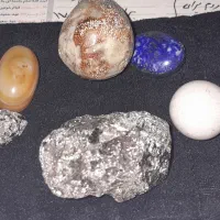 فروش پنج قطعه سنگ