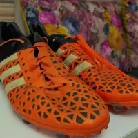 استوک یا کفش چمن فوتبال