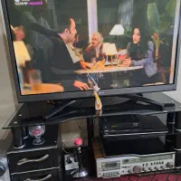 میزشیشه ای کاملا سالم وتمیز