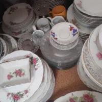 چینی گل قرمز