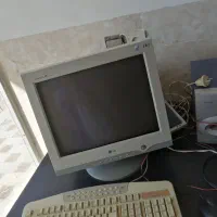 یک دستگاه مانیتور سالم