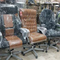 صندلی پشت توری مدیریتی اداری کامپیوتری اپنی میز|دفتر کار|مشهد, طلاب|دیوار