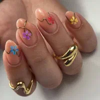 ترمیم ناخن،کاشت ناخن،سالن زیبایی (سریع و تمیز)|خدمات آرایشگری و زیبایی|تهران, فلسطین (میدان انقلاب)|دیوار