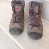 پوتین|کیف، کفش، کمربند|قروه, |دیوار