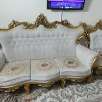 مبل سلطنتی 9 نفره به همراه سه عدد میز چوبی|مبلمان خانگی و میز عسلی|مشهد, حسین‌آباد|دیوار