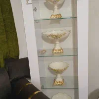 بوفه ویترینی سفید طلایی در حد نو