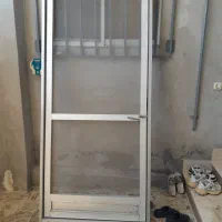 یک عدد در بدون چهار چوب ویک عدد توری به همراه چهار|مصالح و تجهیزات ساختمان|ایزدشهر, |دیوار