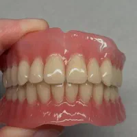 لابراتوار و دندانسازی