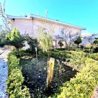 ویلا 950متر با بنای 400 متری با سند مالکیت