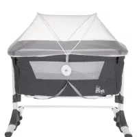 تخت کنار مادر