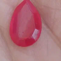 معامله کننده ی سنگ های قیمتی وقدیمی