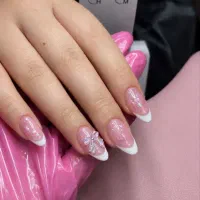 کاشت ناخن تخفیف ۴۰٪ درصدی