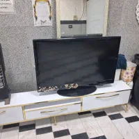 میز تلوزیون و تلوزیون