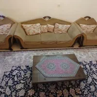 یک دست مبل ۷نفره و میز نهارخوری
