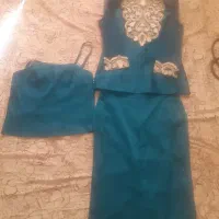 کت ودامن نو عنابی|لباس|اندیشه, اندیشه فاز ۱|دیوار